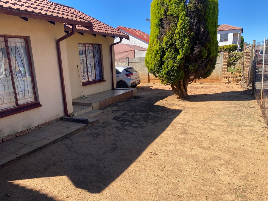 2 Bedroom Property for Sale in Tlhabane West North West